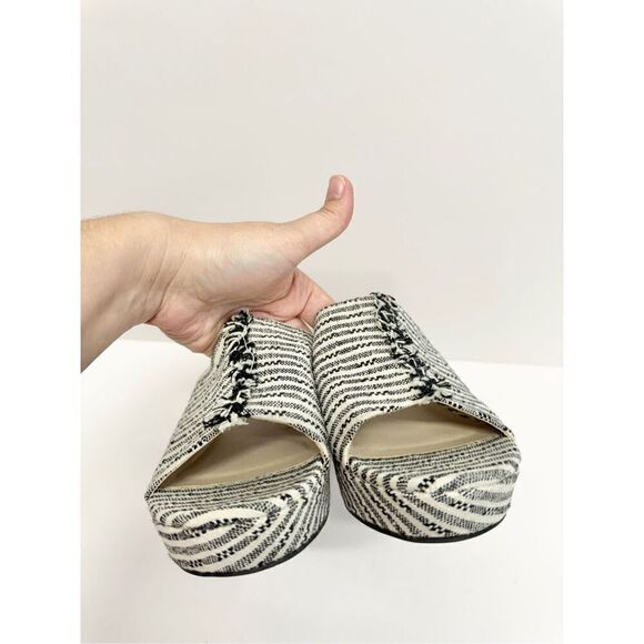 Simply Vera Wang Wedges Size 9.5 Black White Textile Upper Open Toe Sandals - Picture 8 of 11